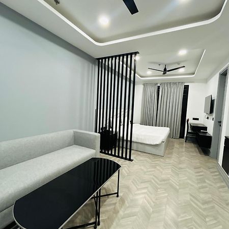 Bedchambers Serviced Apartment, Golf Course, Гургаон Екстериор снимка