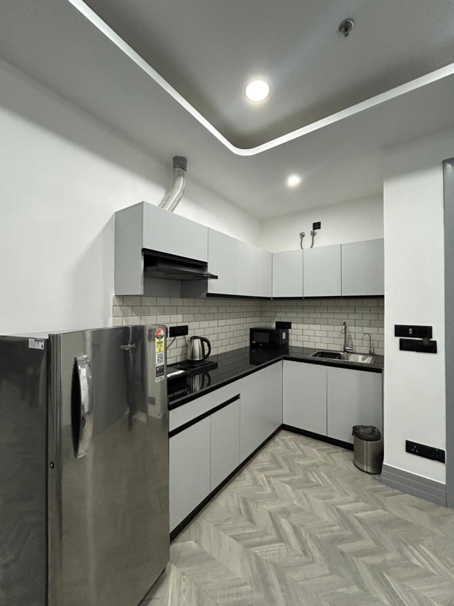 Bedchambers Serviced Apartment, Golf Course, Гургаон Екстериор снимка