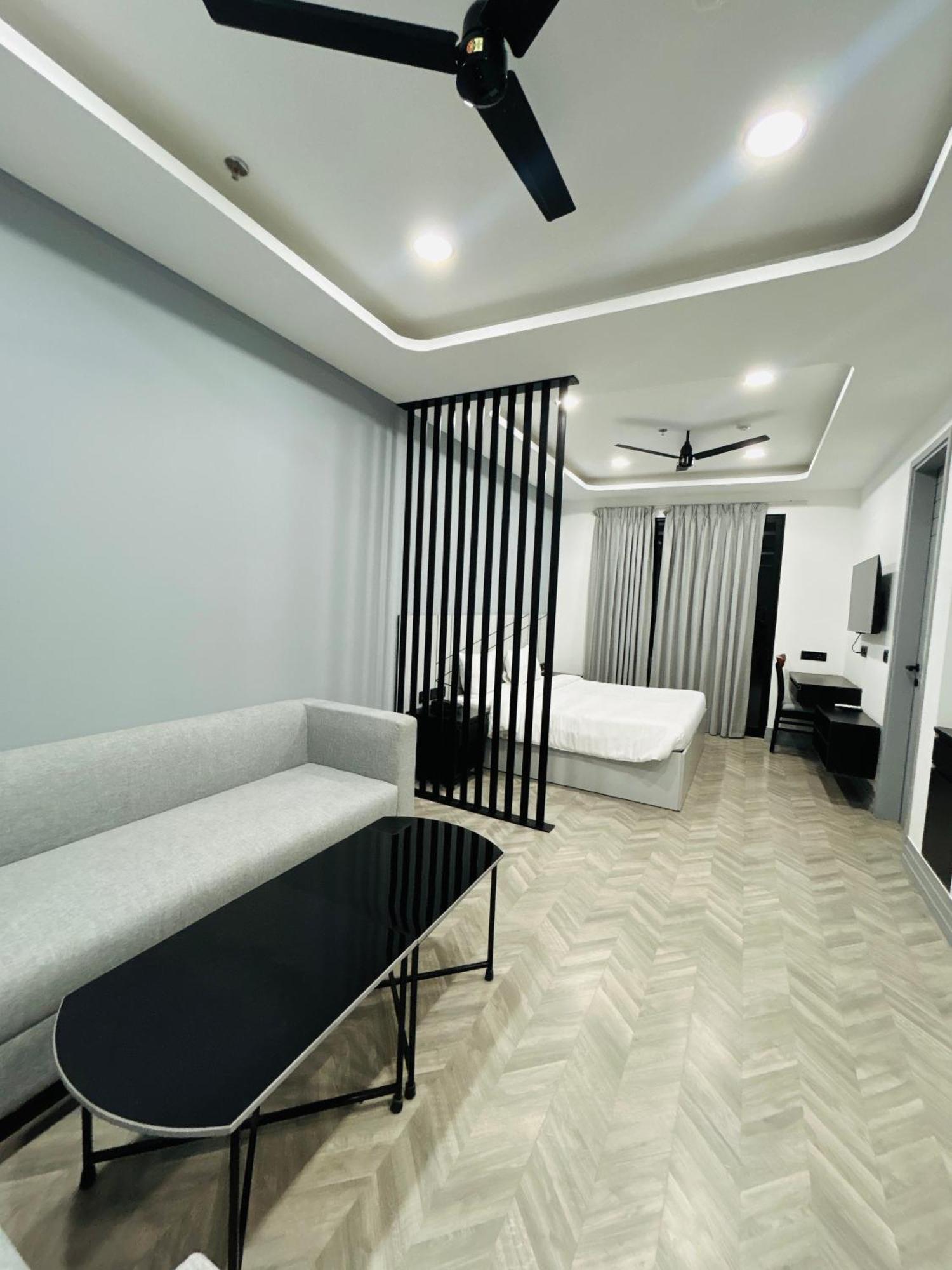 Bedchambers Serviced Apartment, Golf Course, Гургаон Екстериор снимка