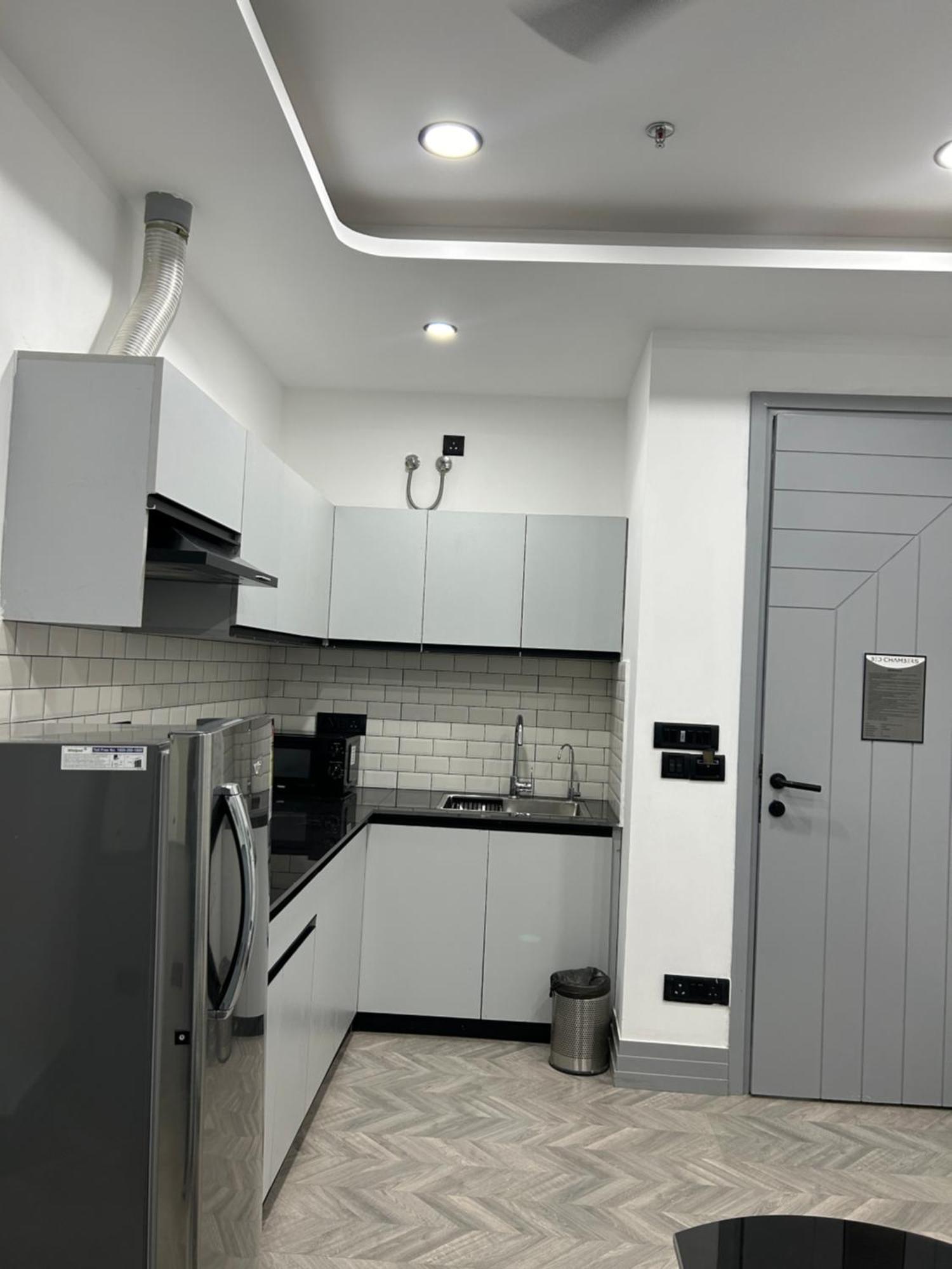 Bedchambers Serviced Apartment, Golf Course, Гургаон Екстериор снимка