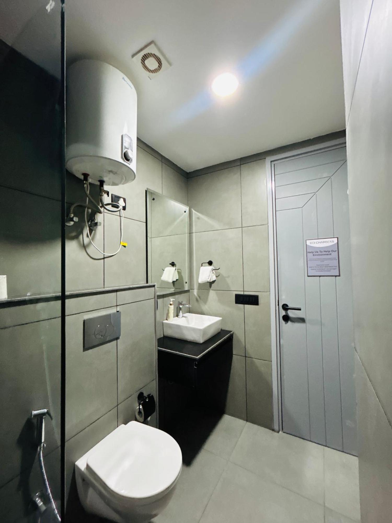 Bedchambers Serviced Apartment, Golf Course, Гургаон Екстериор снимка