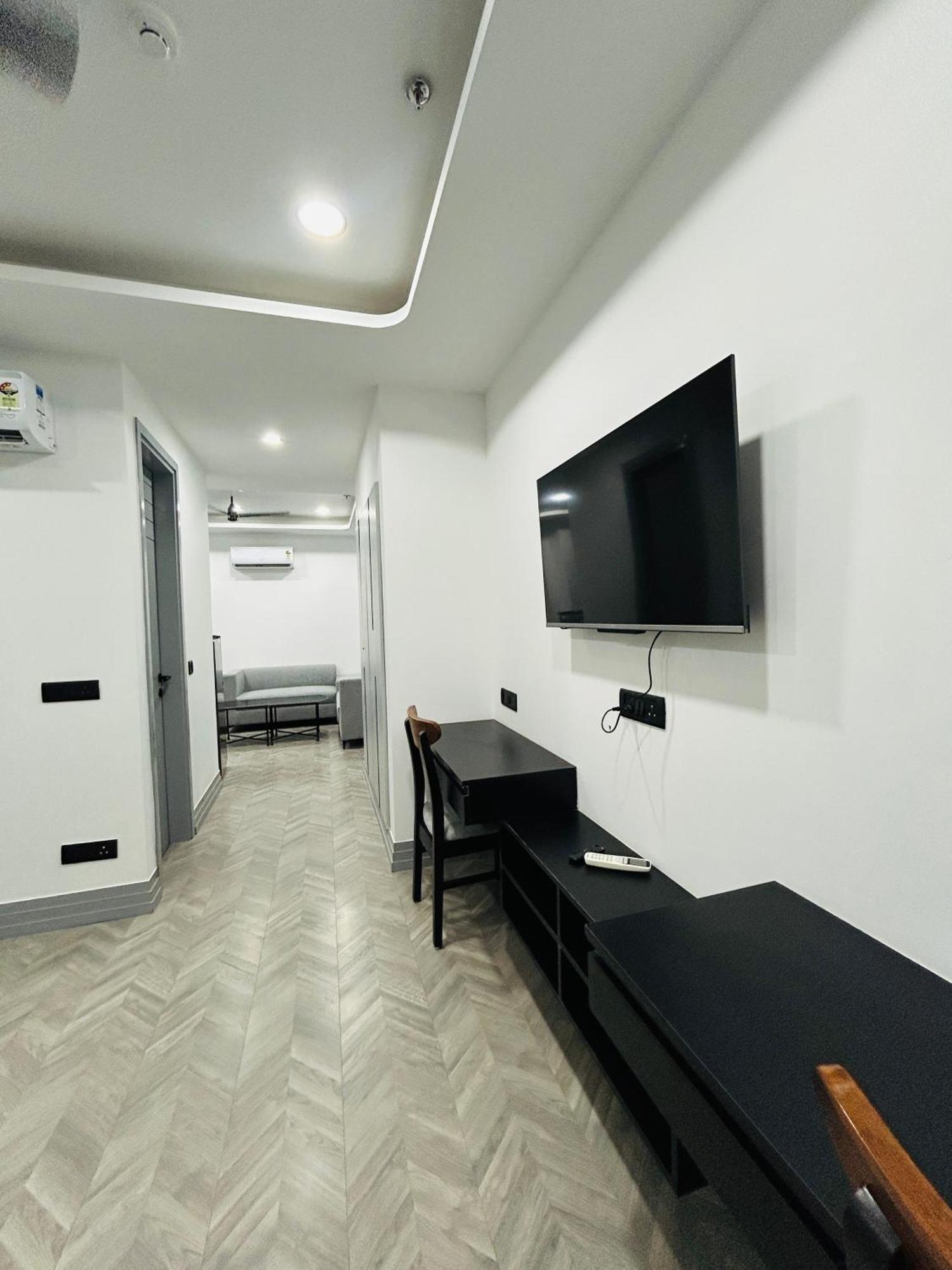 Bedchambers Serviced Apartment, Golf Course, Гургаон Екстериор снимка