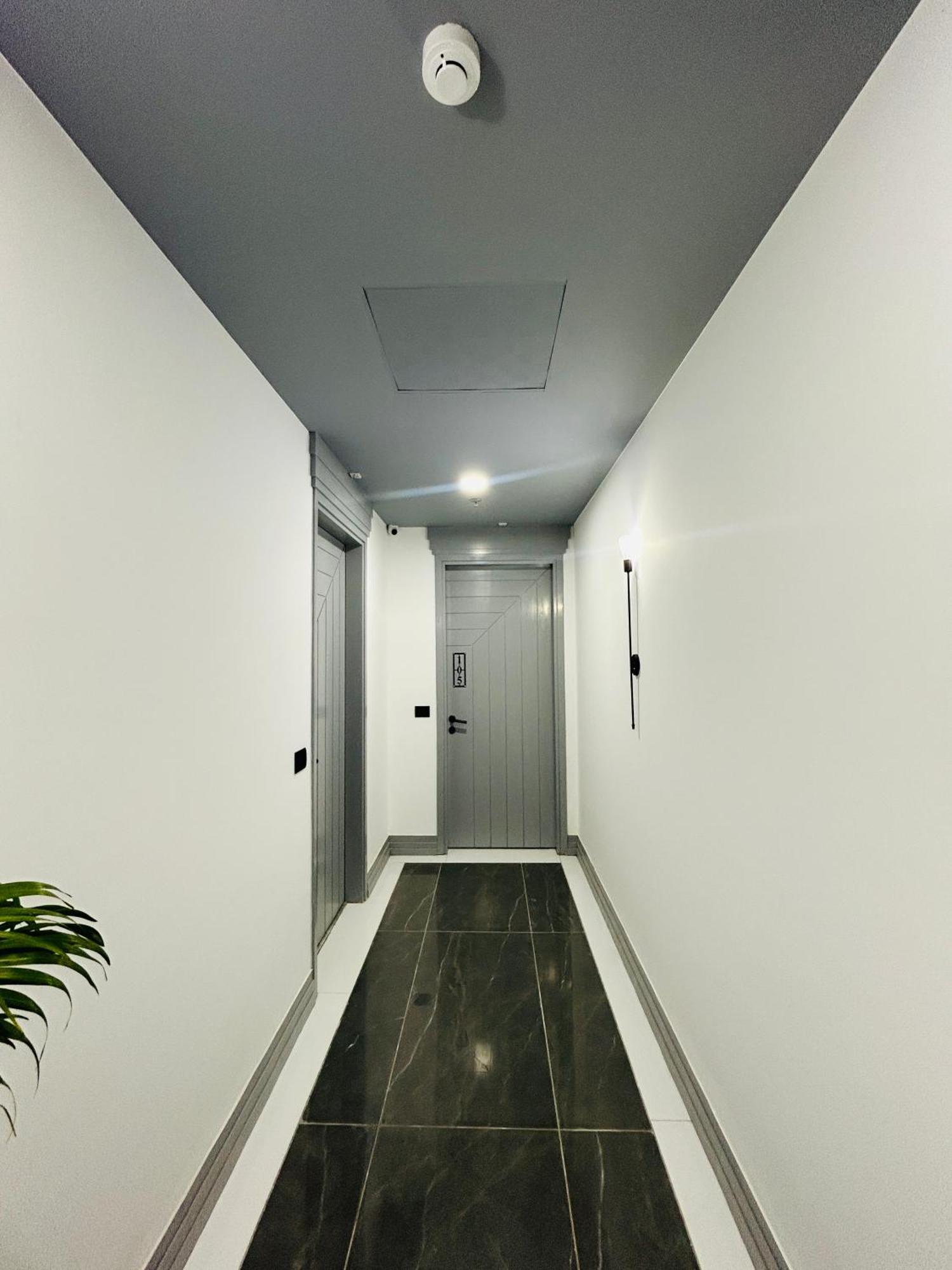 Bedchambers Serviced Apartment, Golf Course, Гургаон Екстериор снимка