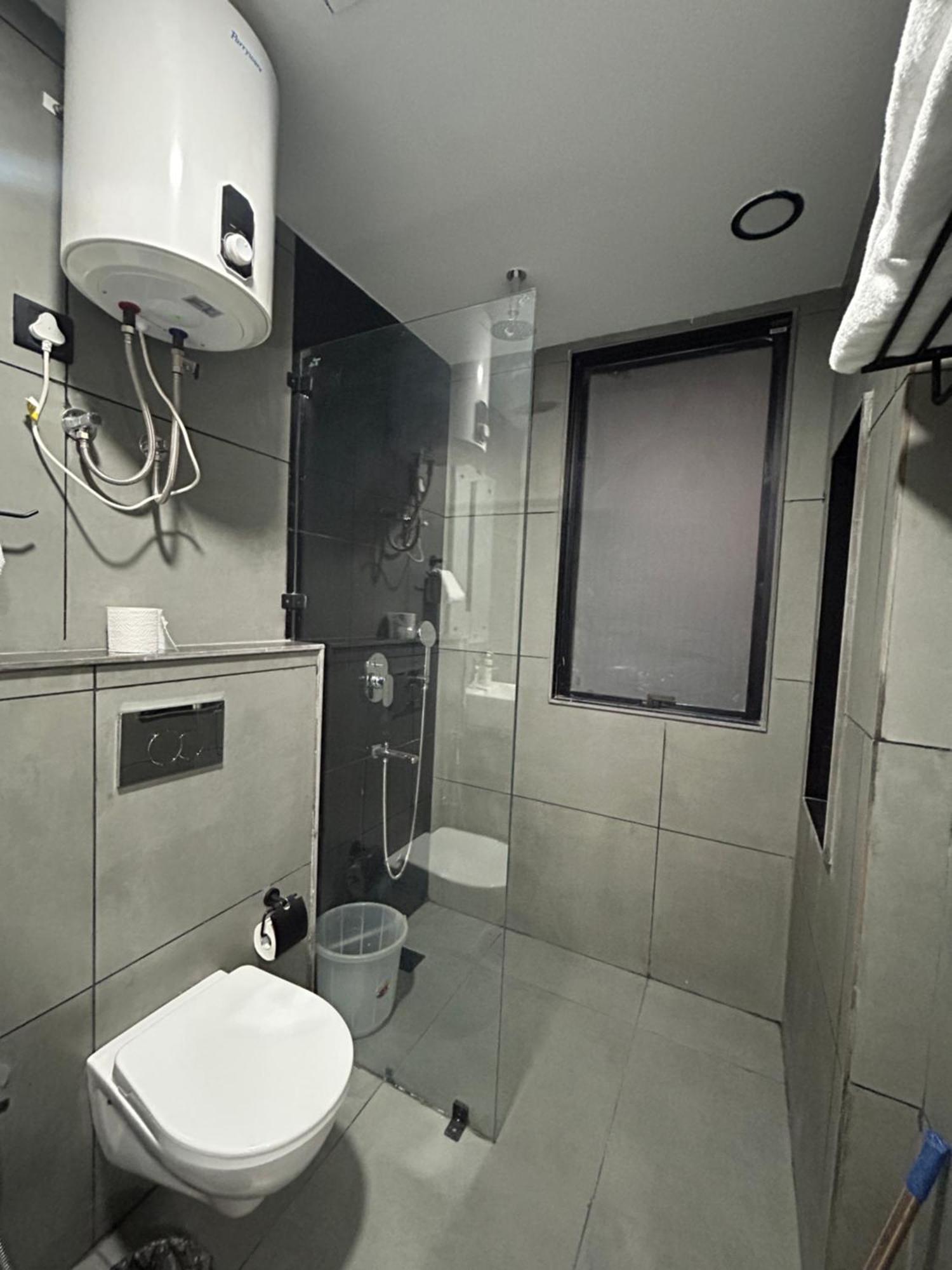 Bedchambers Serviced Apartment, Golf Course, Гургаон Екстериор снимка